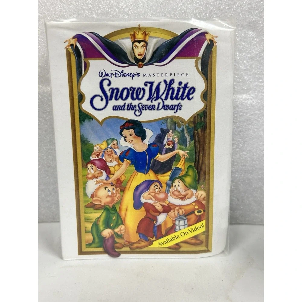 VTG Pocahontas Alice In Wonder Land‎ Disney Masterpiece Collection McDonalds